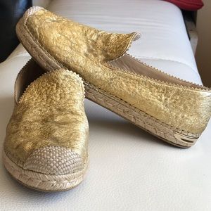 Stunning Stuart Weitzman Gold Espadrilles Size 9